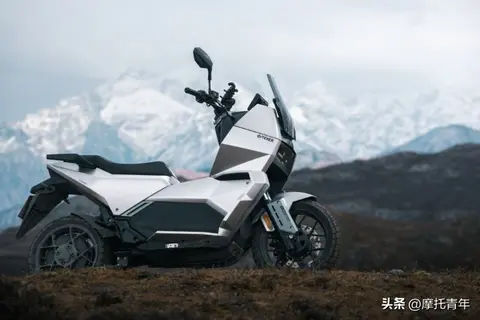 虔途01GT，全固态电池，续航300KM，极速120km/h，比燃油摩托还猛