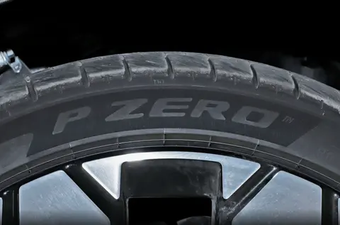 奥迪推出掀桌子方案:20.59万起!长续航+超快充,还带quattro